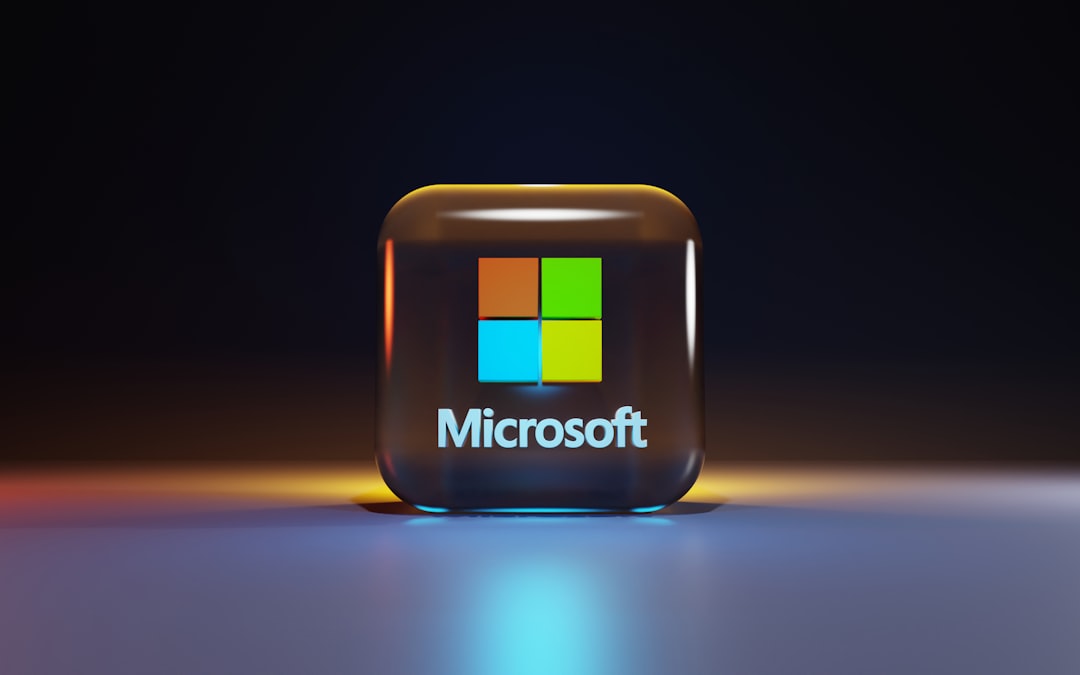 【Gemini】Windowsアプリ版リリース!ショートカットでAIを即座に起動 - A glossy glass cube with the Microsoft logo on a dark surface